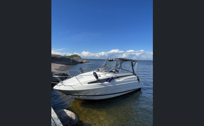 Bayliner 2355-kuva-1